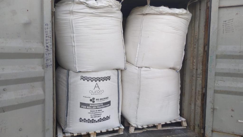 Raw Magnesite mineral